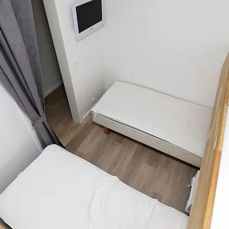 Apartment Clxxvi *